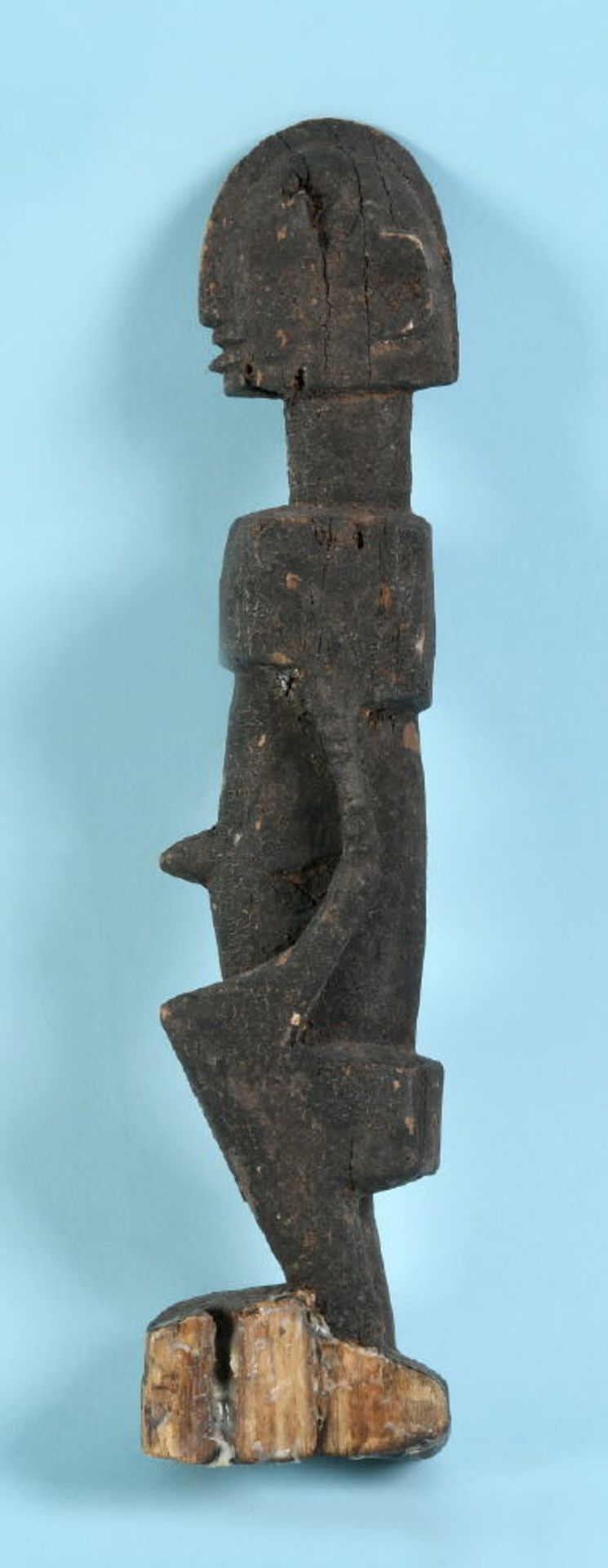 Afrikanische Kultfigur - Stehende männliche Figur