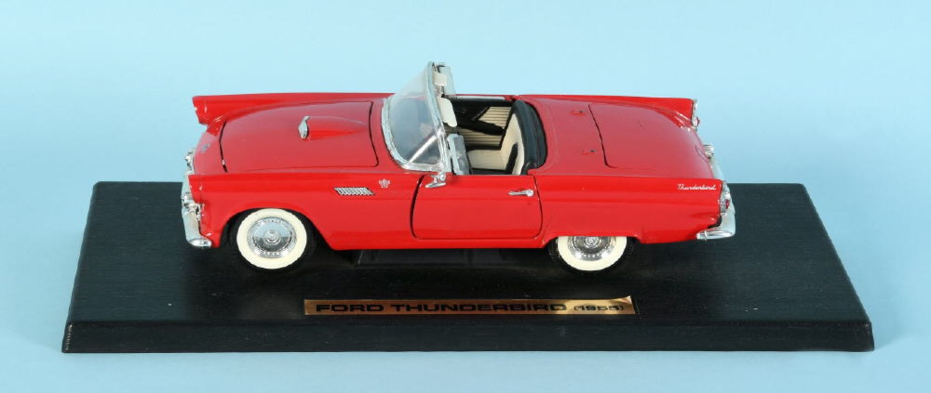 Modellauto "Ford Thunderbird 1955"