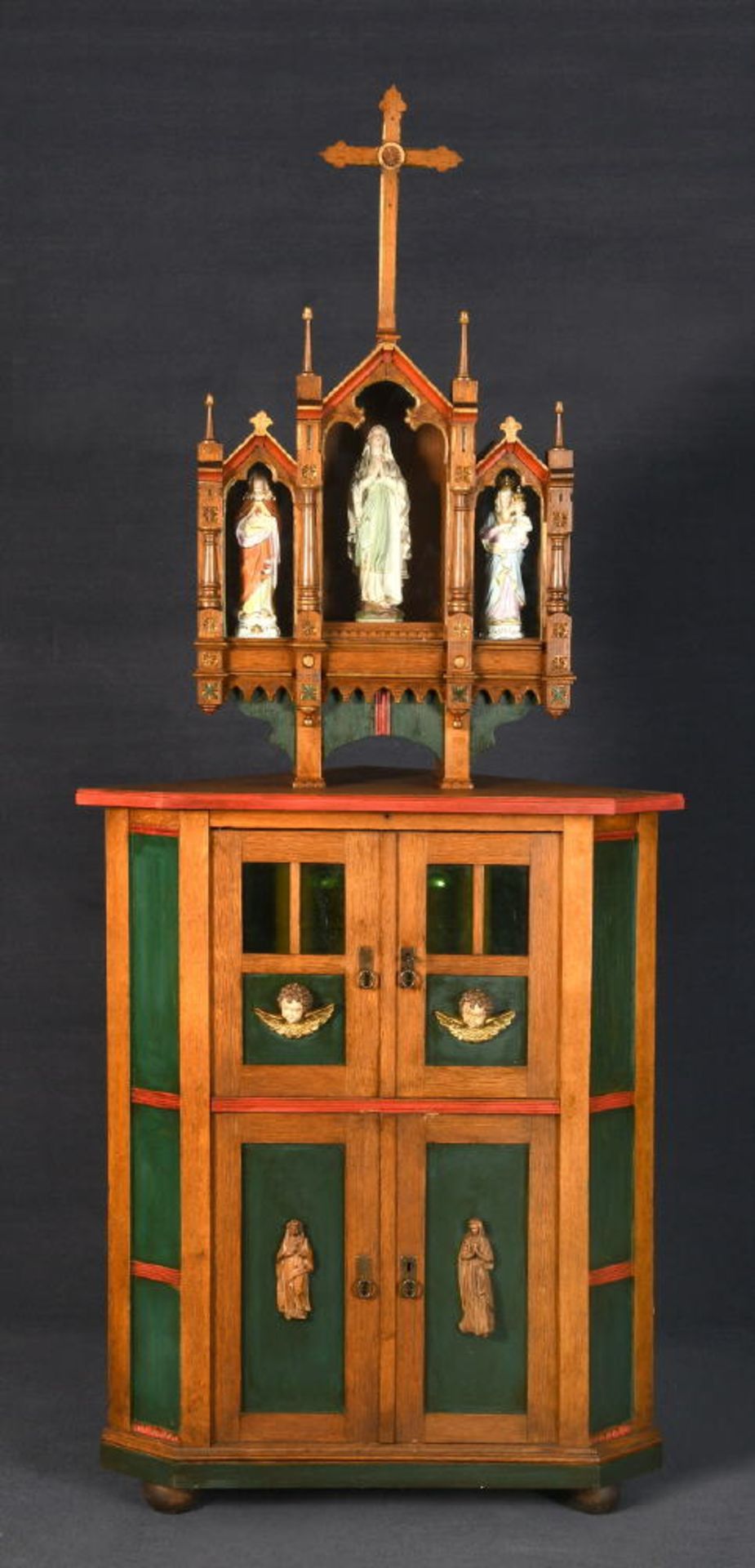 Eckschrank/Hausaltar