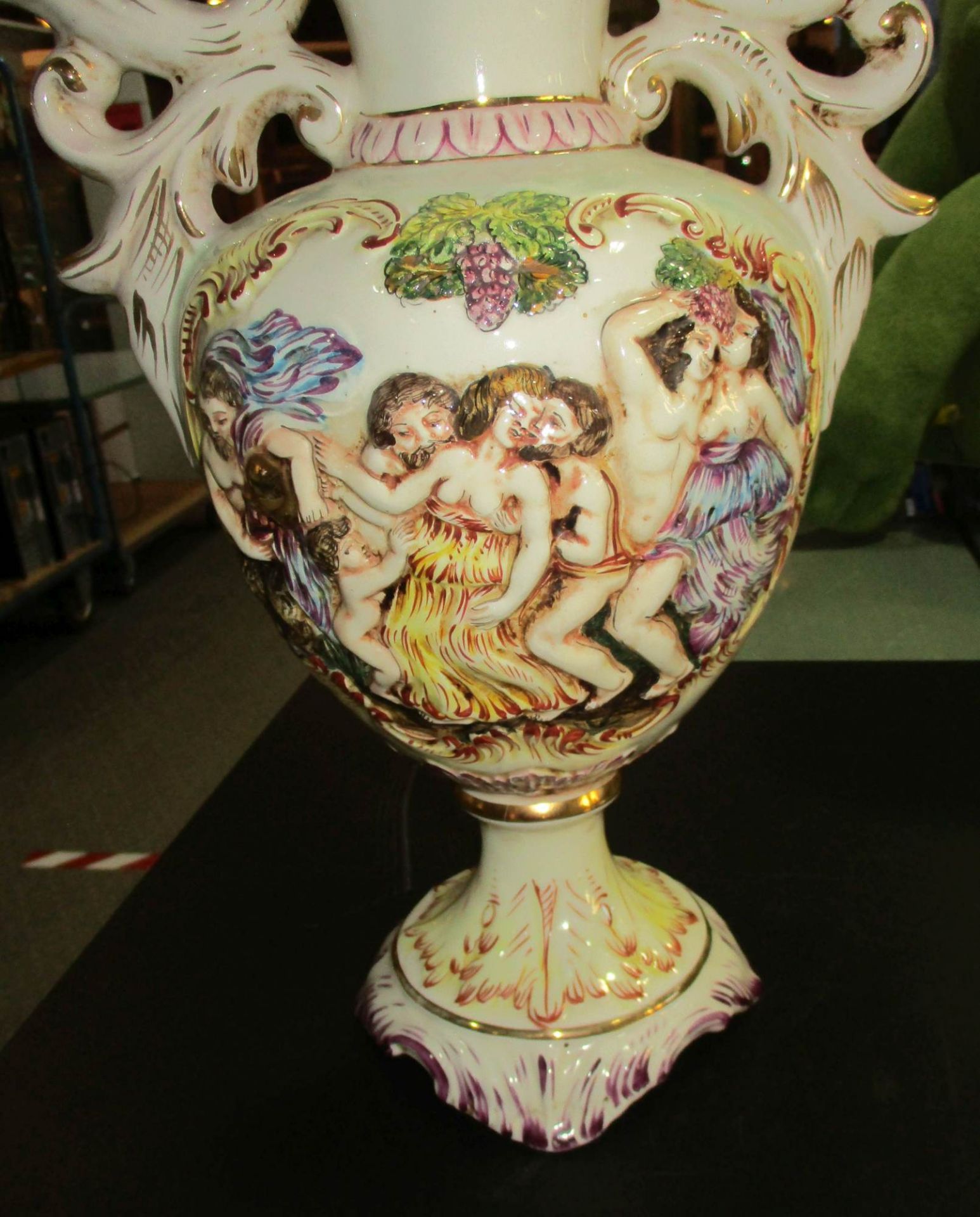 Schale und Amphorenvase "Capodimonte" - Bild 5 aus 11