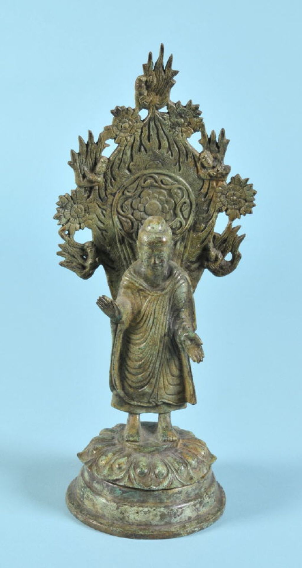 Stehender Buddha