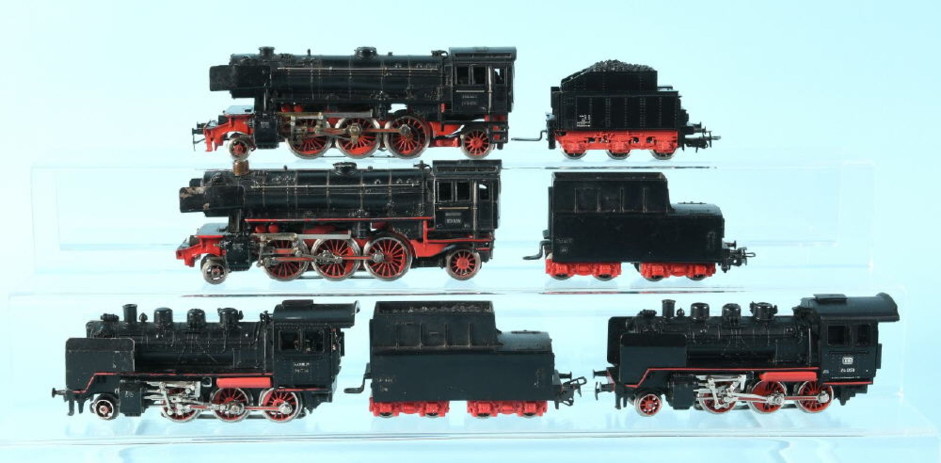 Märklin - Dampfloks, 4 Stück mit 3 Tendern