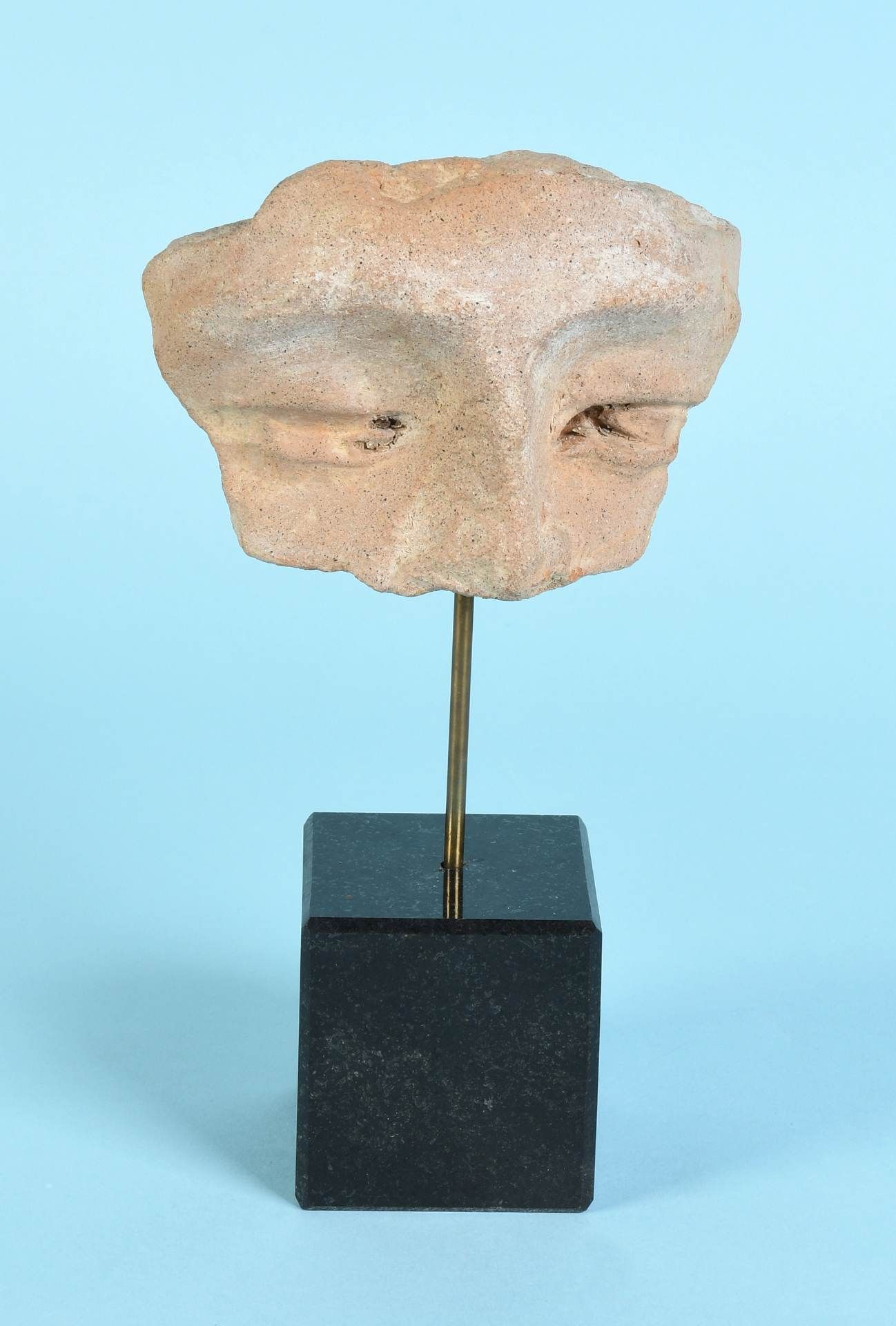 Figurenfragment einer asiatischen Gottheit