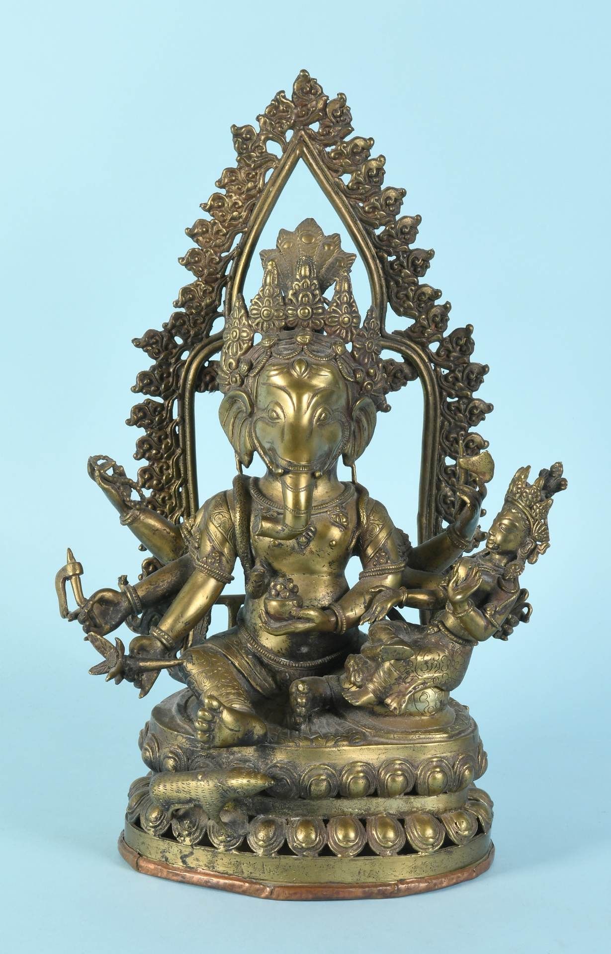 Sitzender, sechsarmiger Ganesha