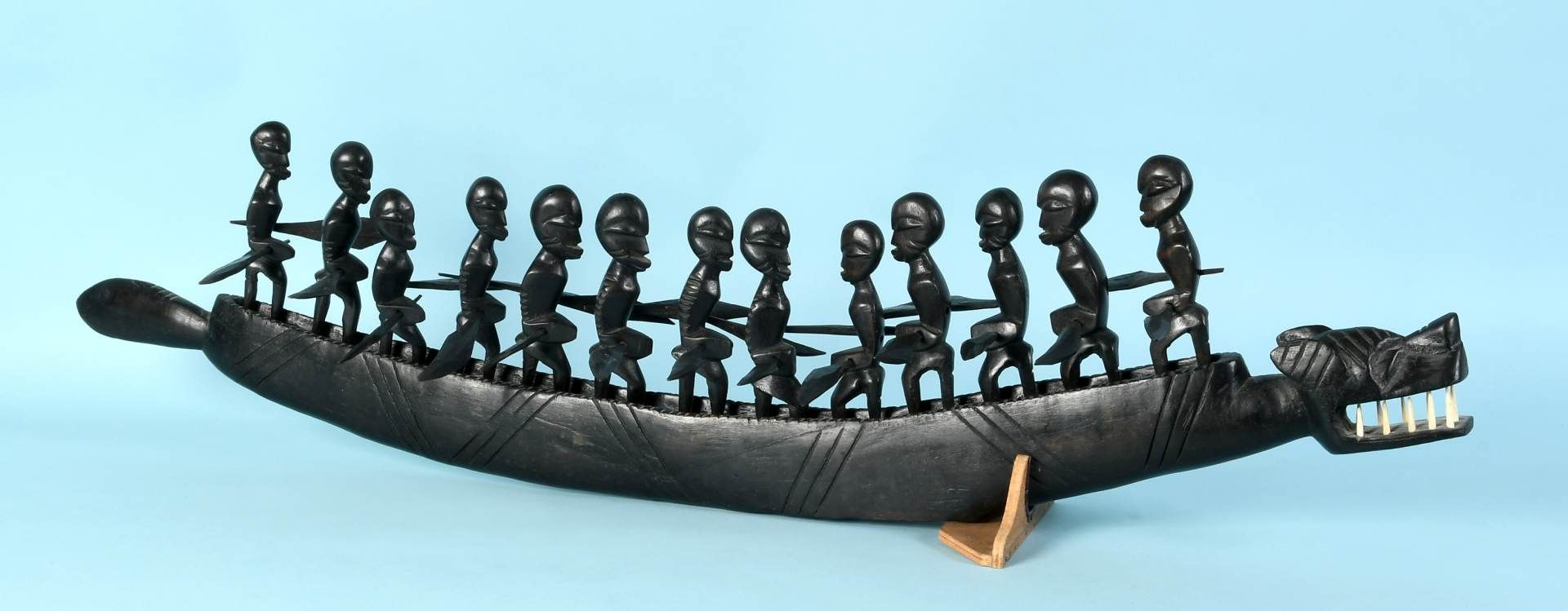 Afrikanische Kultfigur - Boot mit Ruderern