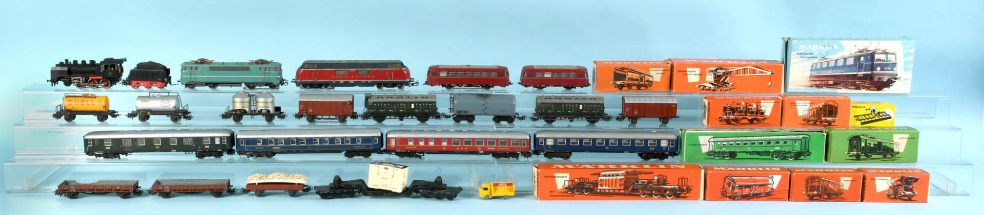 Märklin - Lokomotiven und Wagen, Konvolut