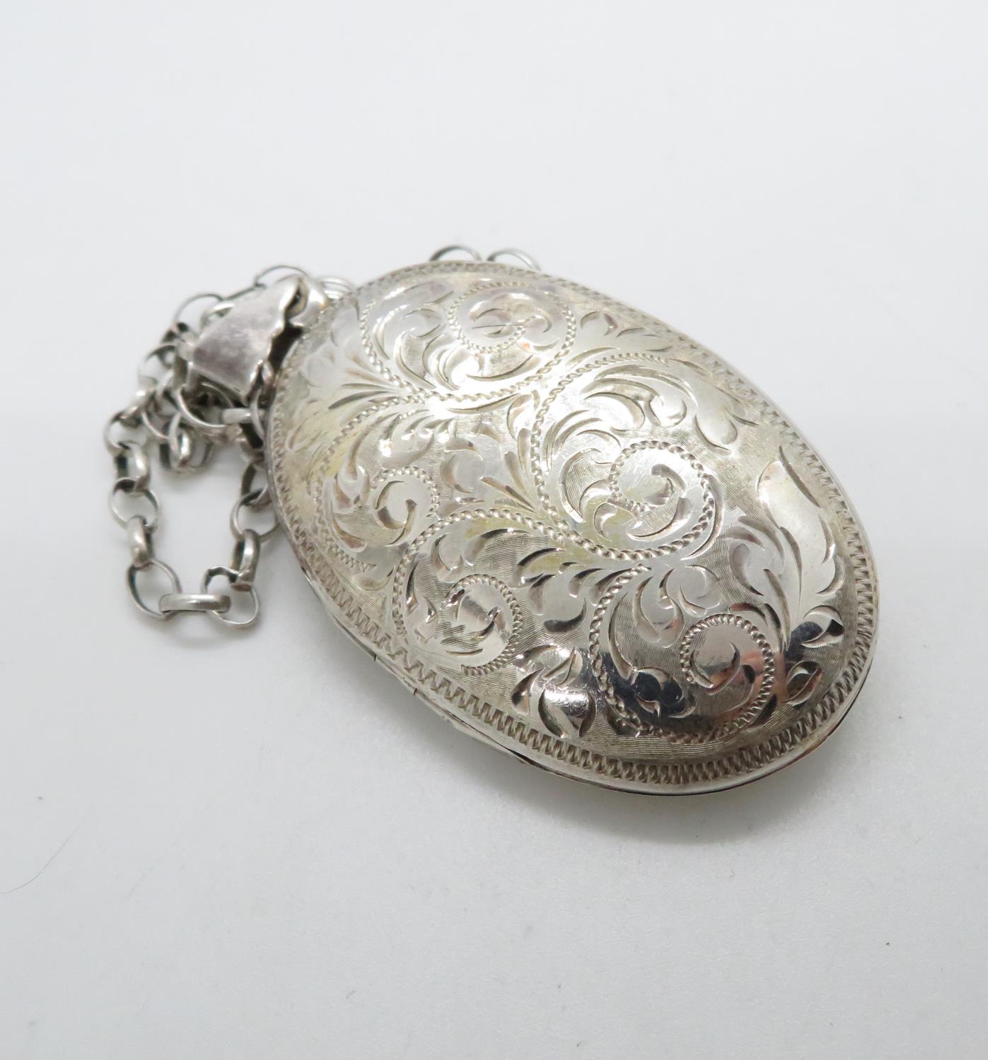 Double sided engraved locket on 24" belcher chain silver - Image 2 of 2