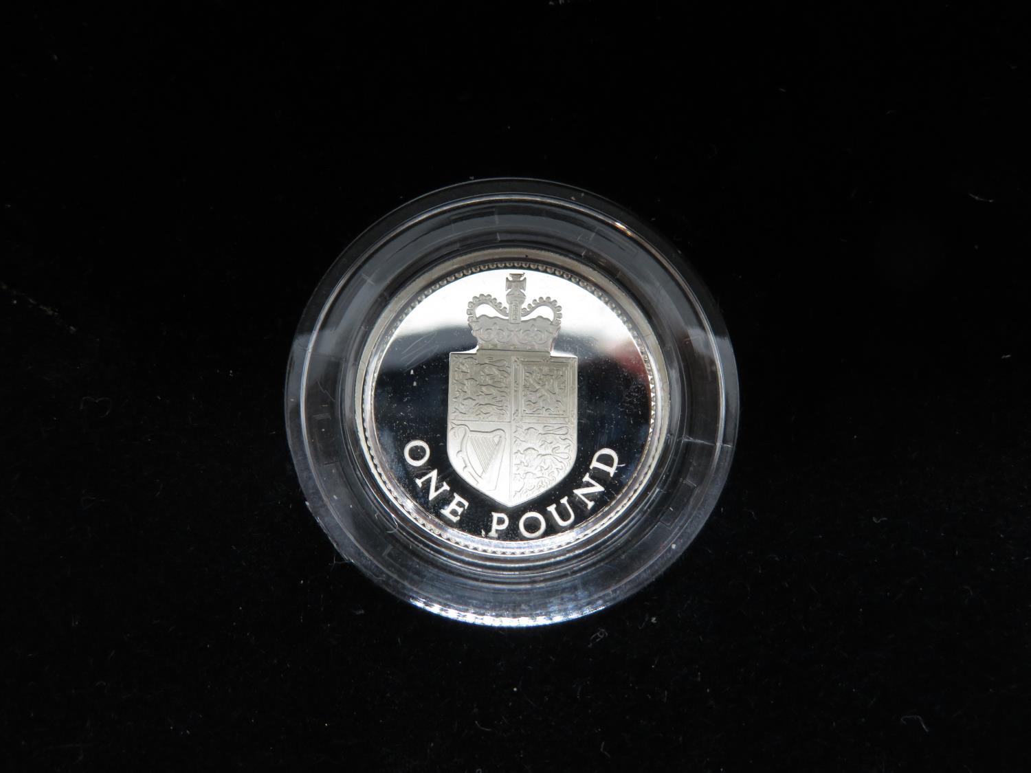 30th Anniversary of £1.00 silver proof 3x coin set - Image 2 of 2
