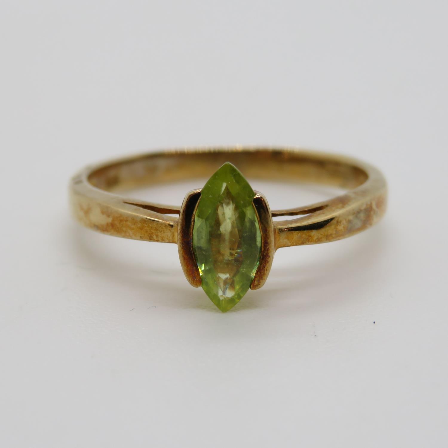 9ct gold ring with yellow stone 2g size O