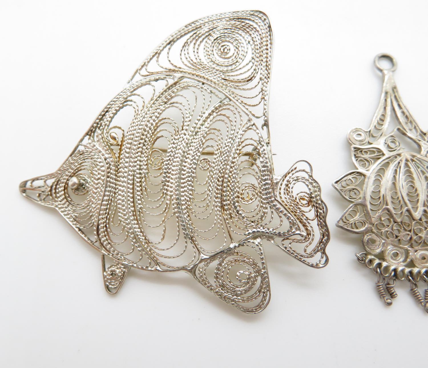 Silver filigree brooches and earrings - Image 2 of 2