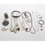 Selection of silver items 42g