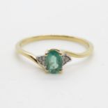 9ct gold ring with emerald 1.5g size S