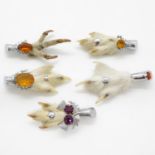 5x bird foot brooches