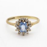 Pretty 9ct gold blue stone ring 1.2g size J