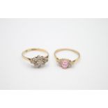 2 x 9ct gold gemstone rings inc cluster 3.5g Size P on the left and size O on the right