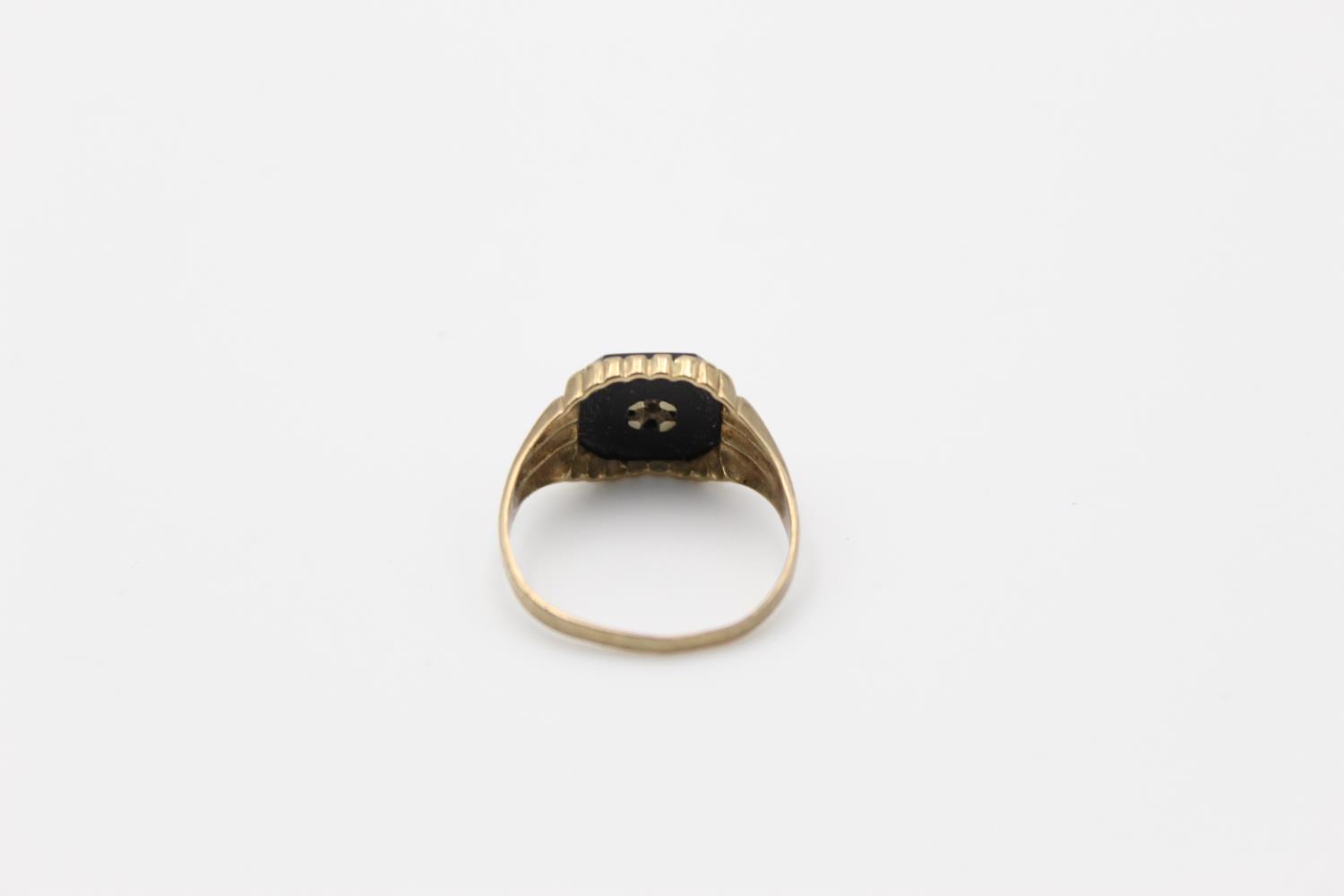 2 x vintage 9ct gold signet rings inc diamond, black onyx 4.2g Size P & O - Image 4 of 8
