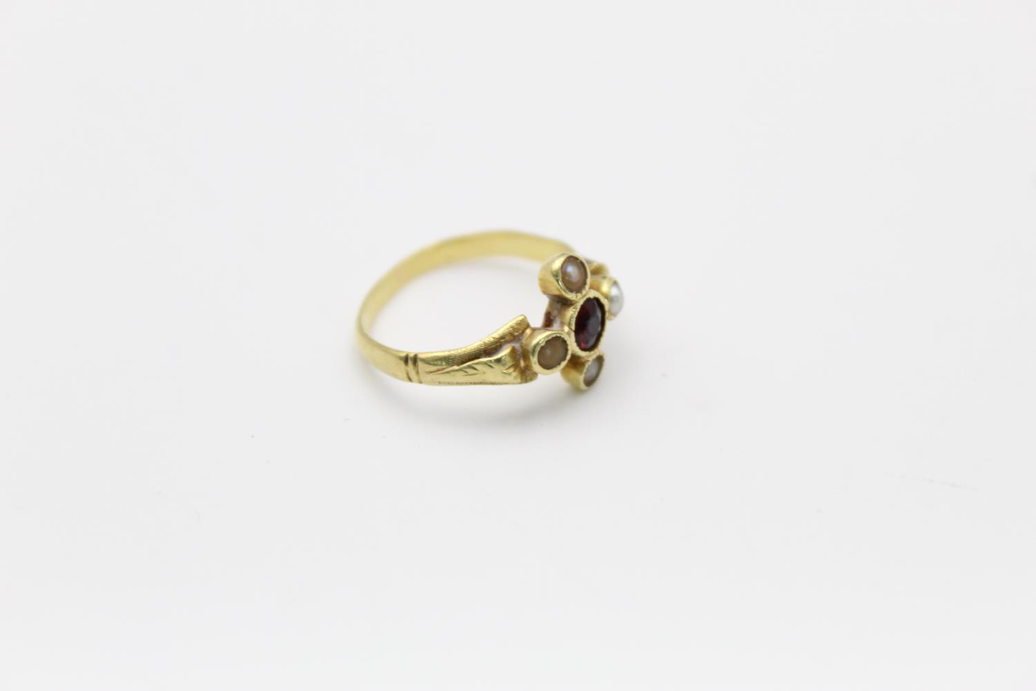 vintage 18ct gold modernist design garnet & seed pearl ring 2.6g Size K - Image 4 of 4