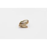 9ct gold stylised diamond bypass ring 4.1g Size O