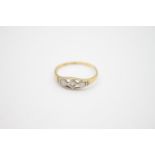 18ct gold diamond set ring 1.7g Size N