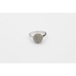 9ct white gold diamond cluster ring 3.4g Size P