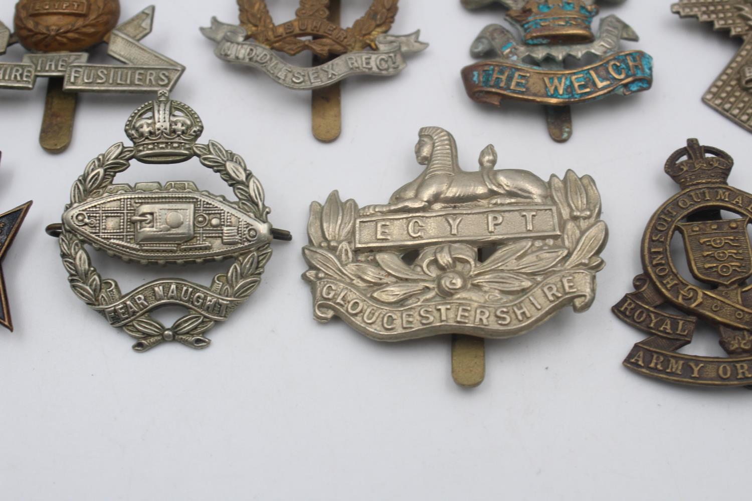 15 x Assorted Vintage MILITARY Cap Badges Inc Tank Regiment, Canadian, Welch Etc - Image 6 of 9