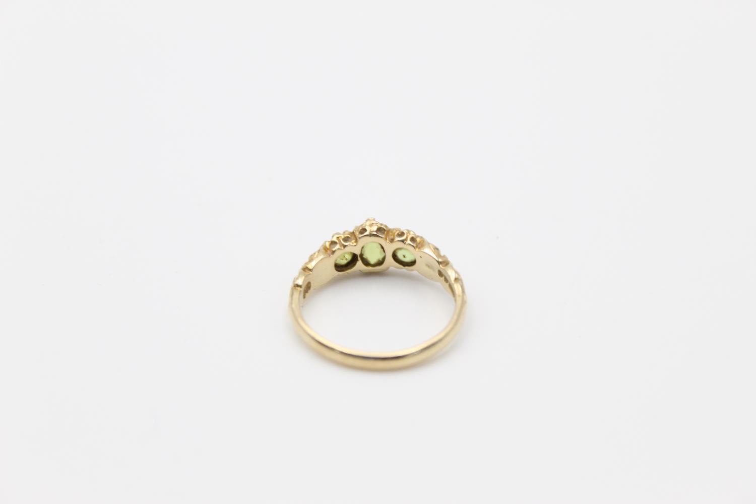 vintage 9ct gold peridot set ring 2.5g Size L - Image 3 of 5