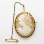 9ct gold cameo brooch 1" long 7.7g