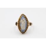 9ct gold Wedgwood blue jasperware ring size M 4.4g