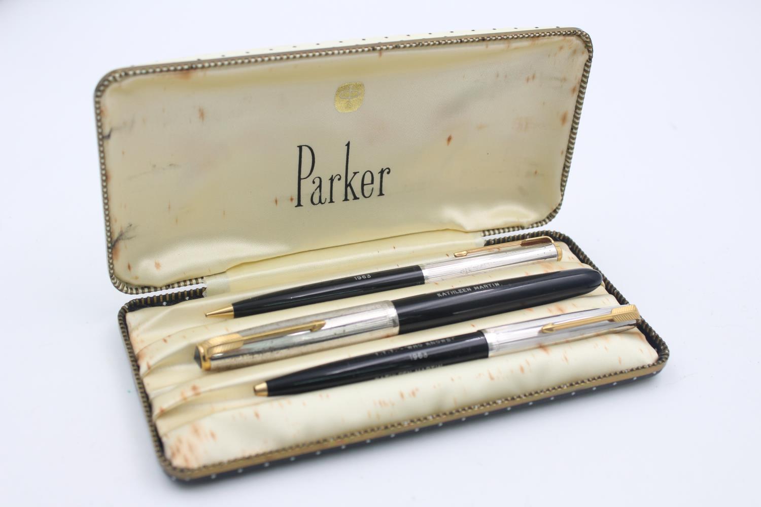 Vintage PARKER 51 Black FOUNTAIN PEN w/ Rolled Silver Cap WRITING Original Box - Image 2 of 9