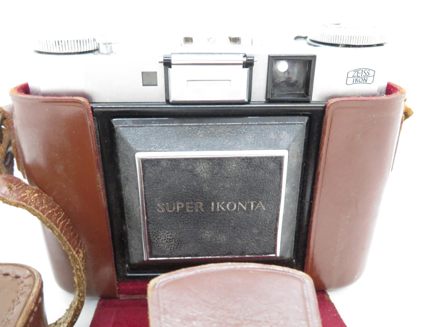 Zeiss Ikon Super Ikonta camera with box, strap and lens - Image 2 of 4