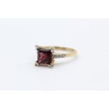 9ct diamond & gemstone ring size P