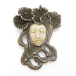 Silver Art Deco pendant 3" long x 2.5" wide incredible detail to facial features 30g (indistinct