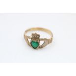 9ct Gold Vintage green Heart Cut gemstone Claddagh Ring (1.6g) Size M