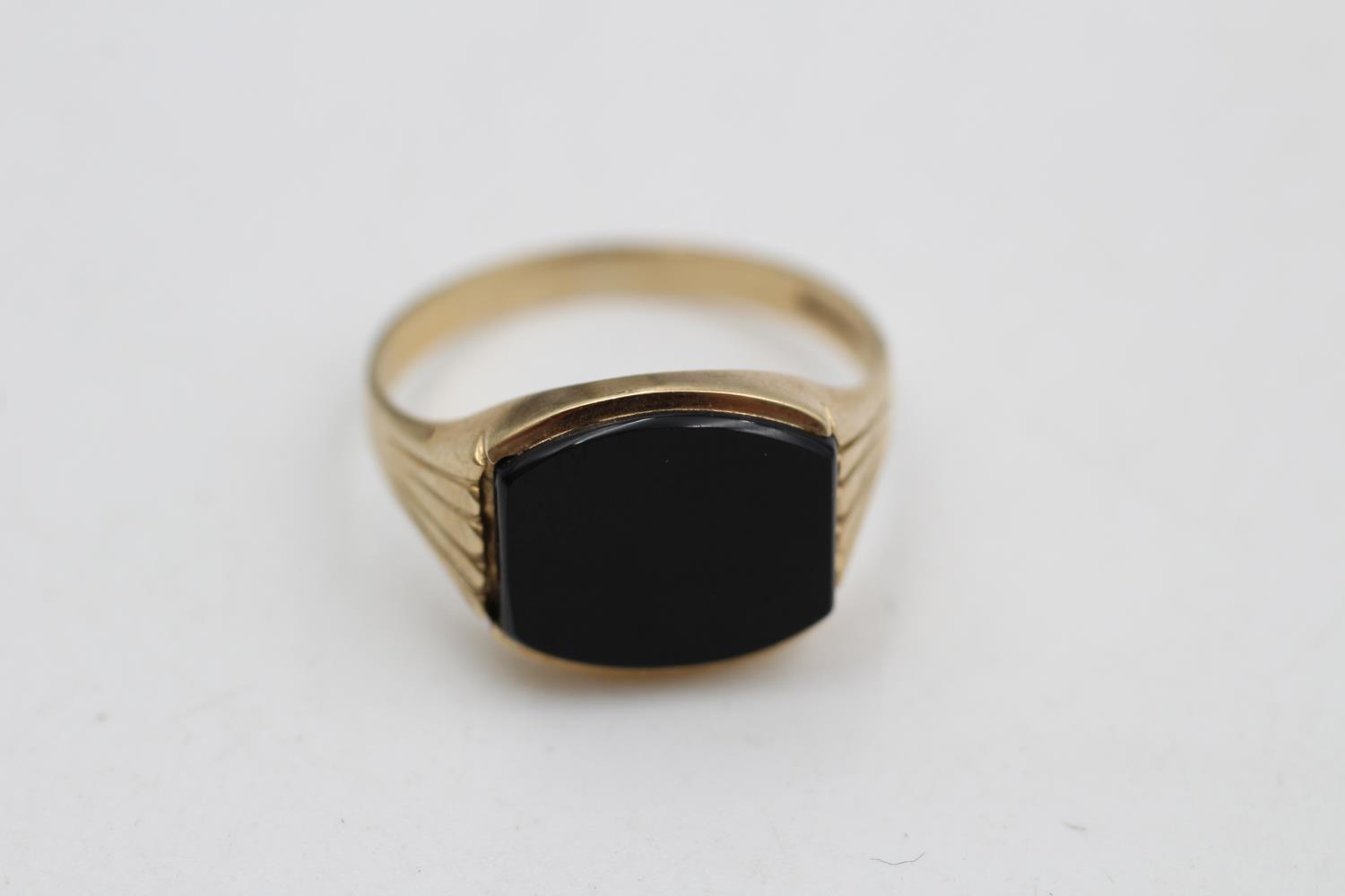 9ct Gold Vintage Onyx Signet Ring (2.6g) Size S - Image 2 of 4