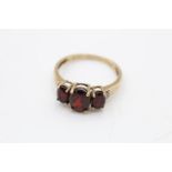 9ct Gold Vintage garnet & Diamond Accent Dress Ring (2.5g) Size