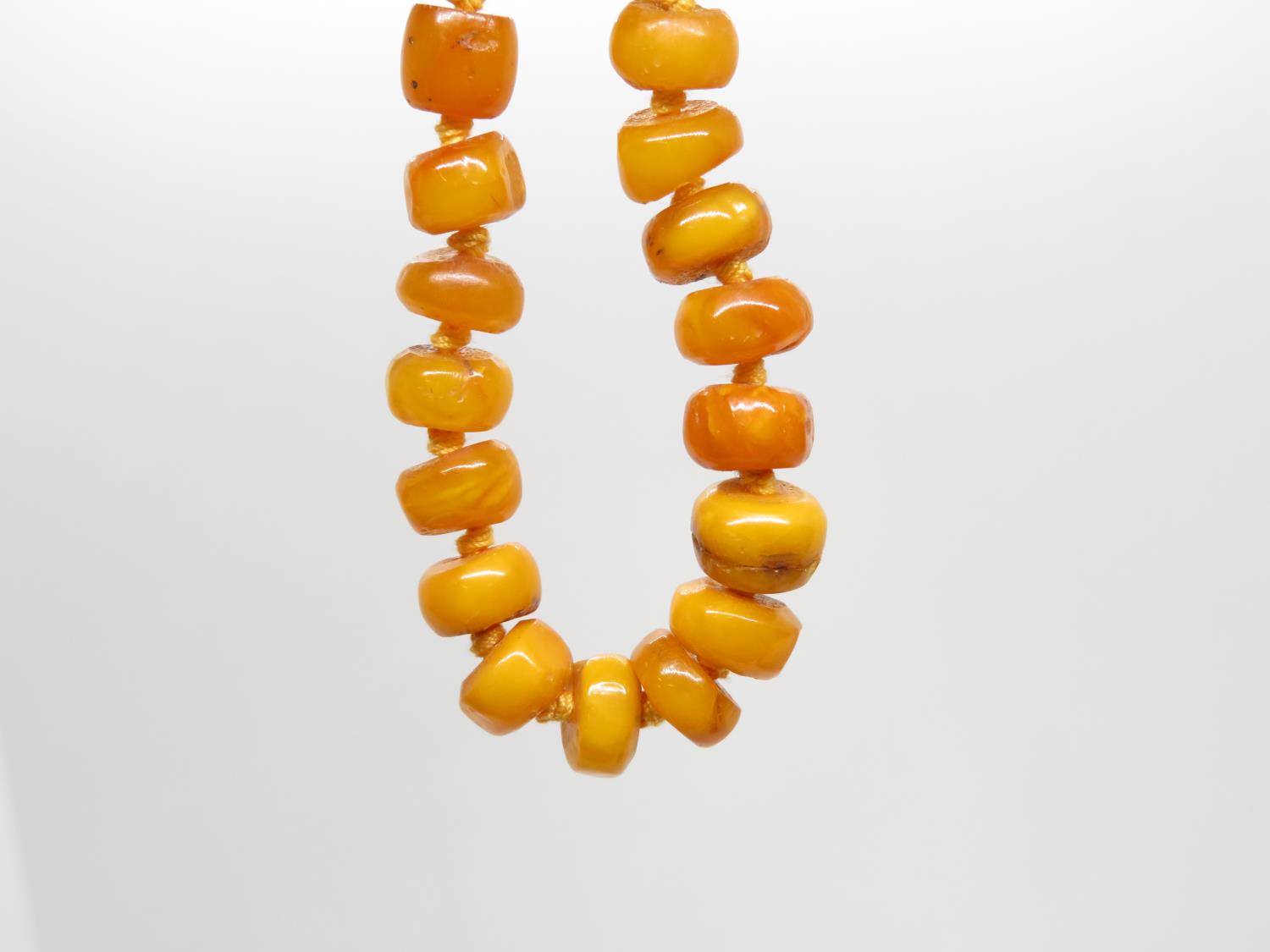 Set of butterscotch amber beads 19g - Image 3 of 3