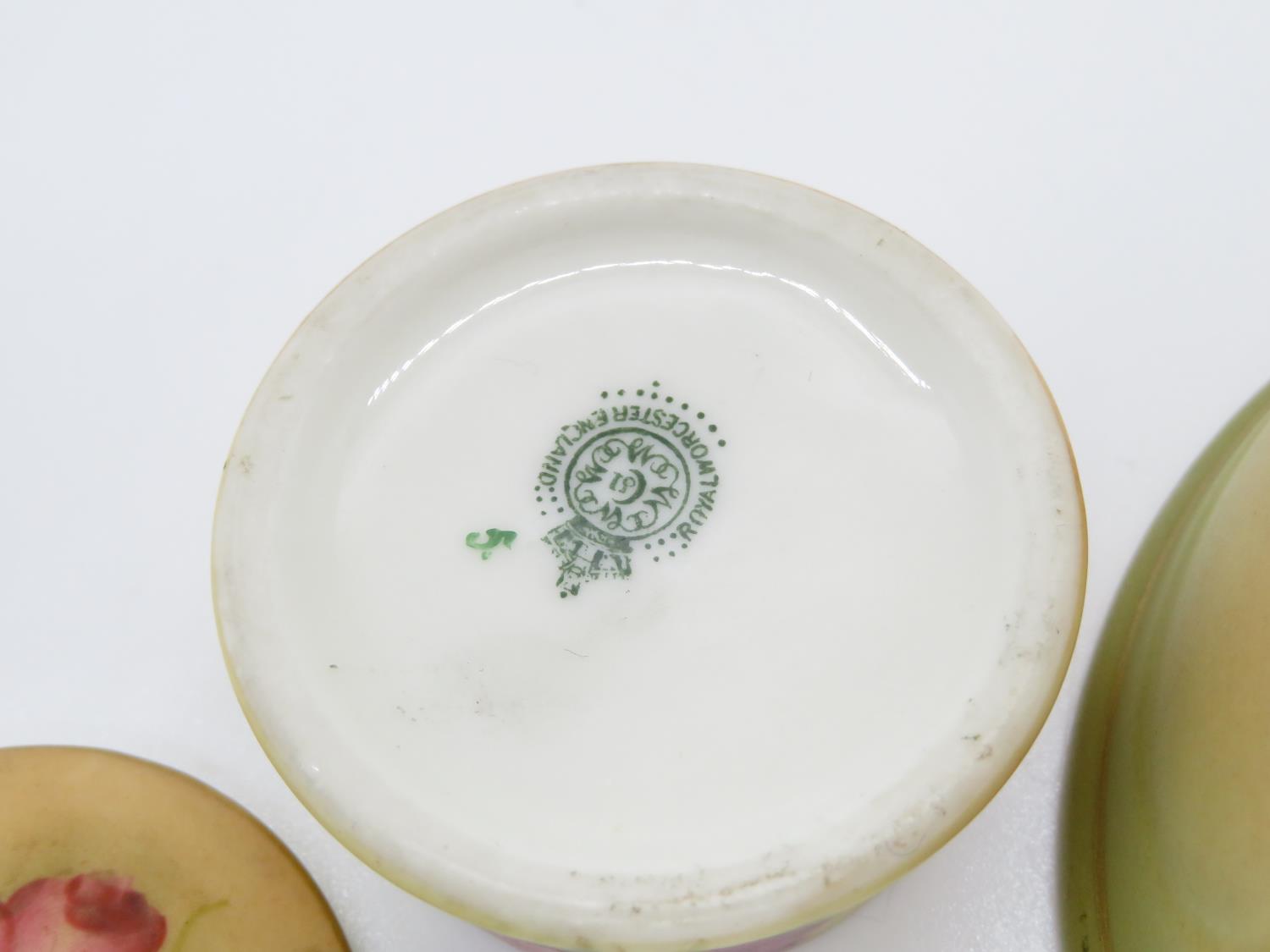 Royal Worcester G89 pattern bowl 3.5" dia. along with miniature Royal Worcester pot 1" high with lid - Image 5 of 5