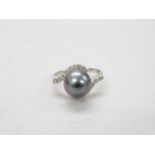 18ct white gold black and pearl diamond ring size P
