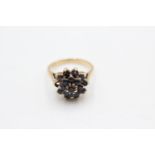 9ct gold vintage sapphire cluster ring (4.7g) Size L