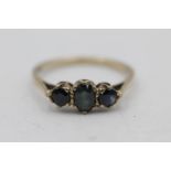 9ct gold vintage sapphire three stone cathedral setting dress ring (2g) Size Q