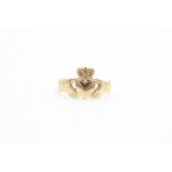9ct gold claddagh ring (2.6g) Size V