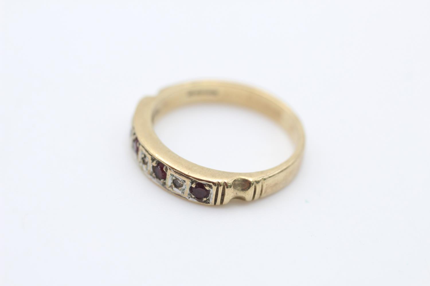 9ct gold ruby & colourless gemstone dress ring (3.3g) Size O - Image 5 of 5