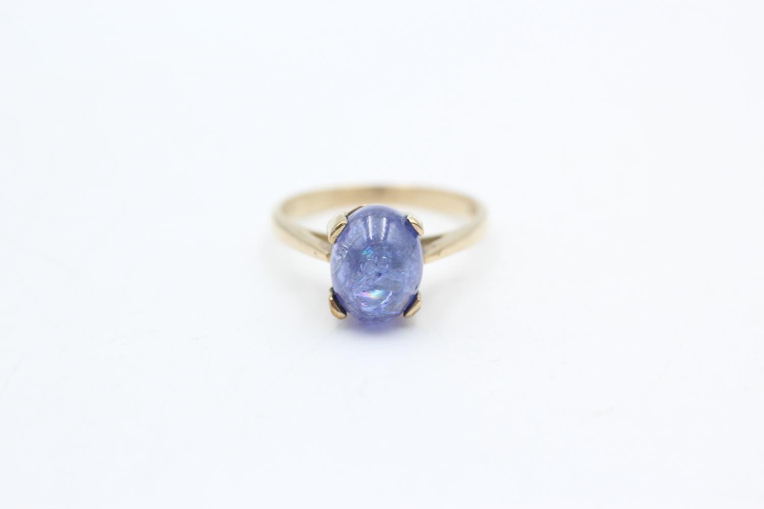 9ct gold tanzanite cabochon solitaire ring (3.2g) Size O