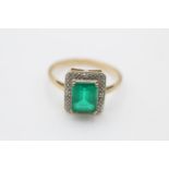 9ct yellow & white gold diamond & synthetic emerald cocktail ring (3.1g) Size U