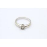 9ct white gold diamond solitaire ring (1.8g) Size I