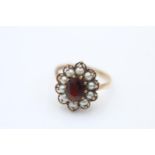 9ct gold garnet & seed pearl cluster ring (3.9g) Size Q