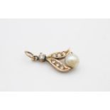 9ct gold vintage pearl & white sapphire floral pendant (1.9g)