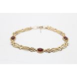 9ct gold garnet fancy link bracelet (5.4g)