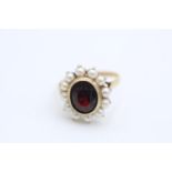 9ct gold garnet & seed pearl halo ring (3.8g) Size N