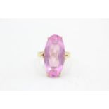 18ct gold synthetic pink sapphire cocktail ring (6.8g) Size O
